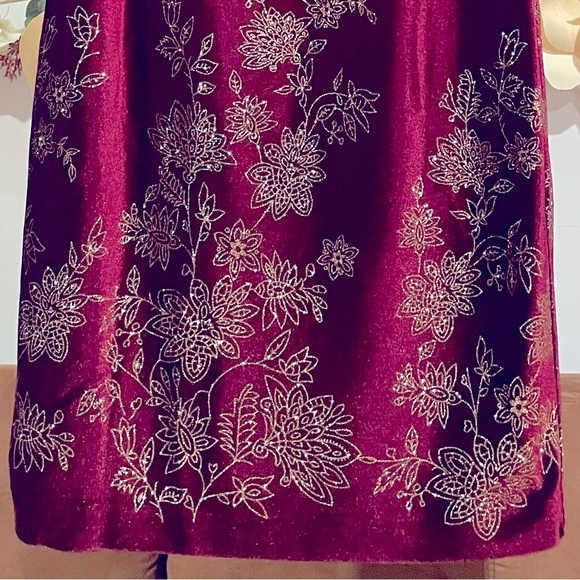 Sumptuous Burgundy Velvet Dress - Picture 3 of 11